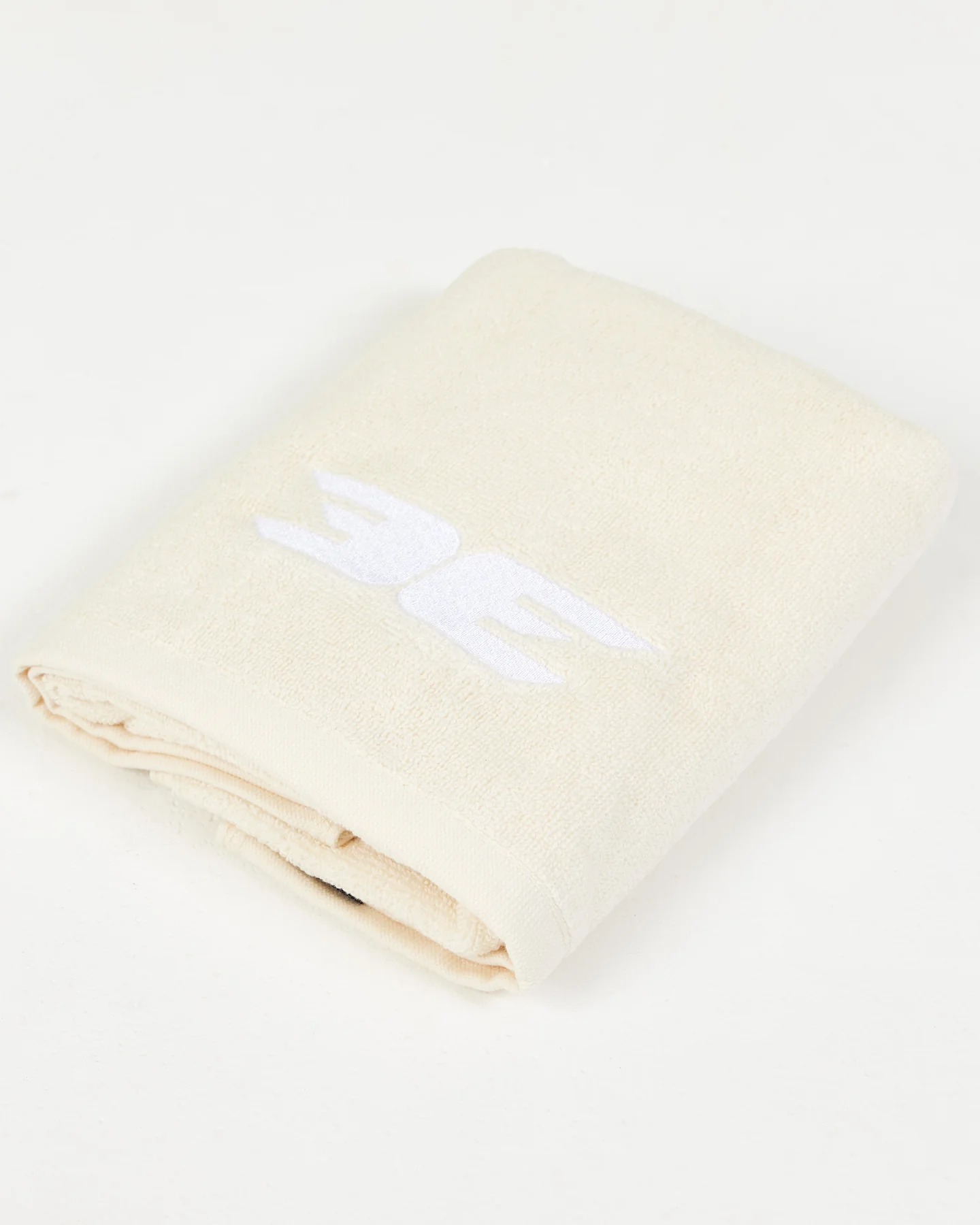 EE Gym Towel - Vanilla - Image 4